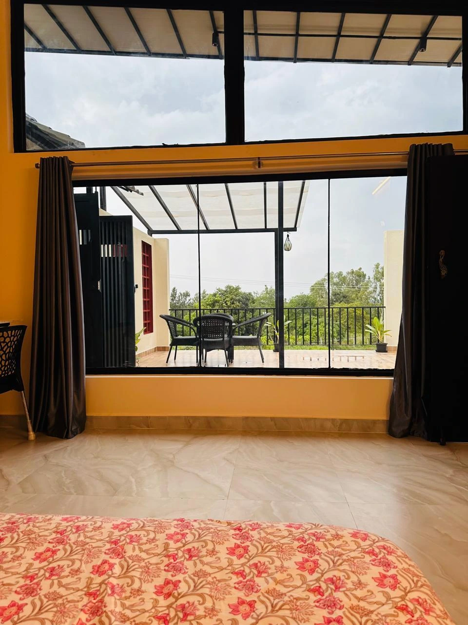 hotel-img