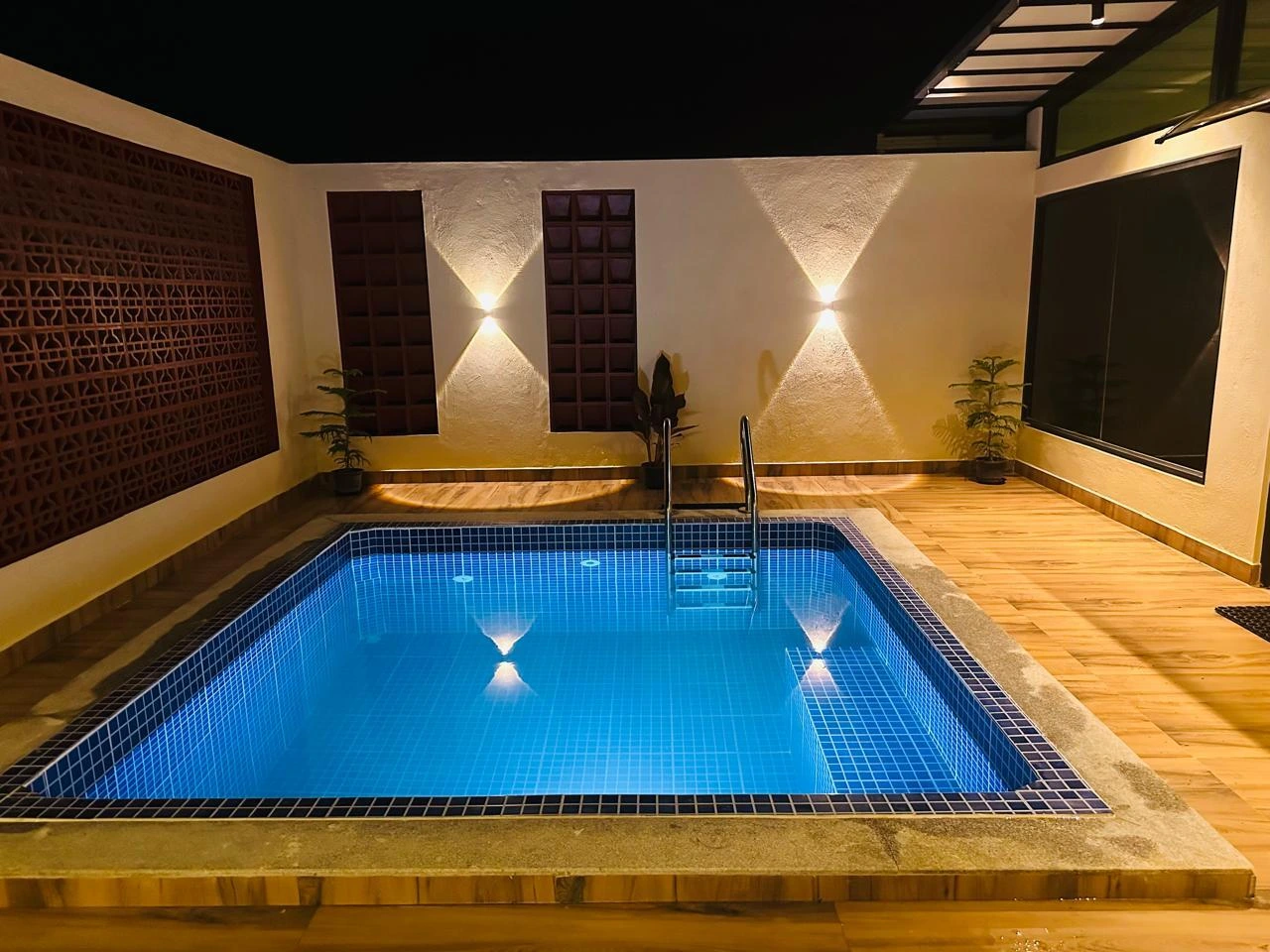 hotel-img