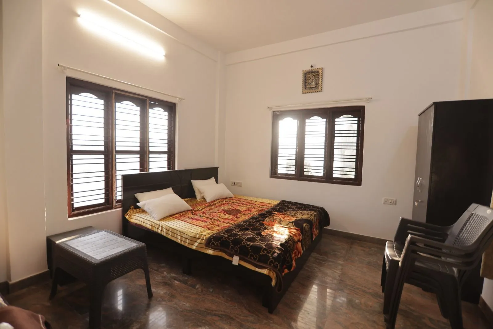 hotel-img