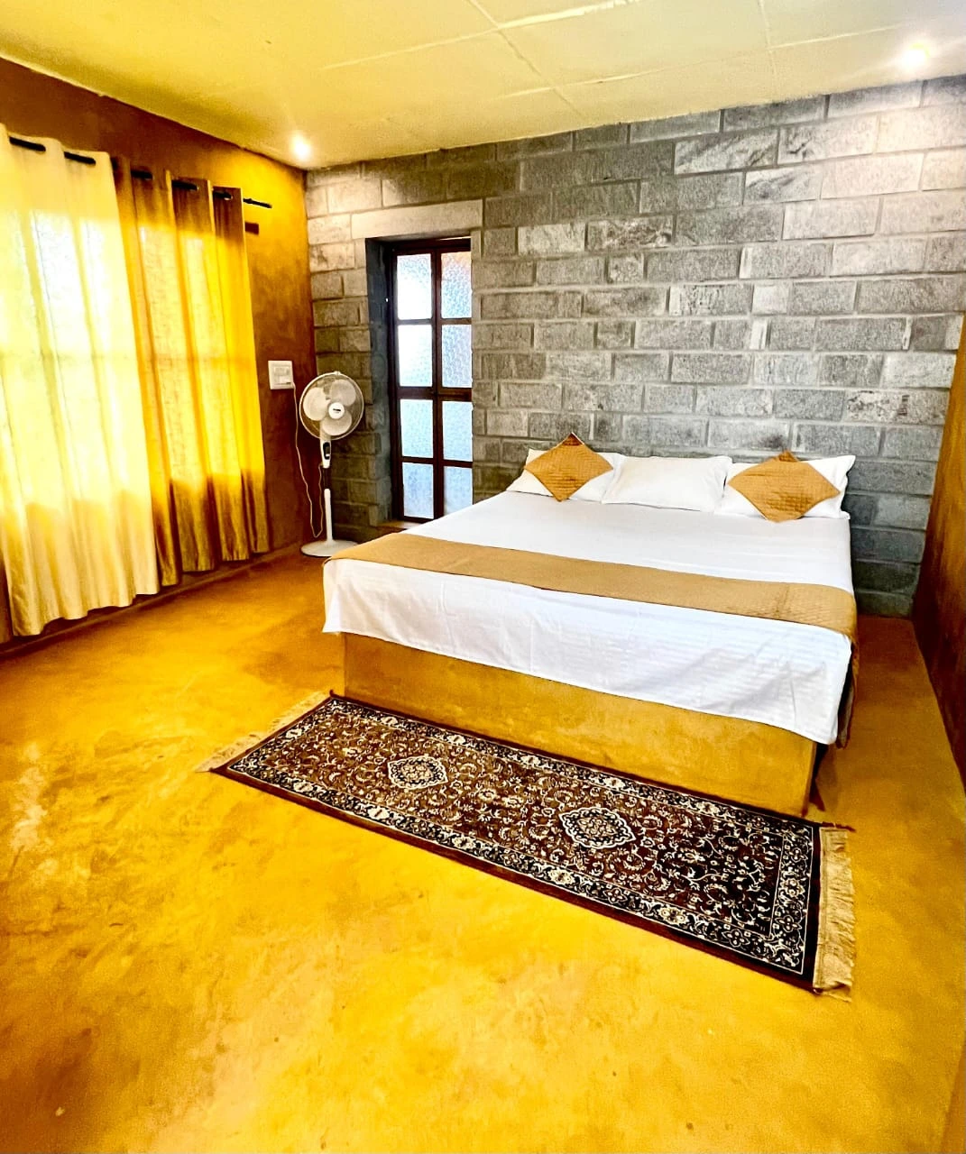 hotel-img